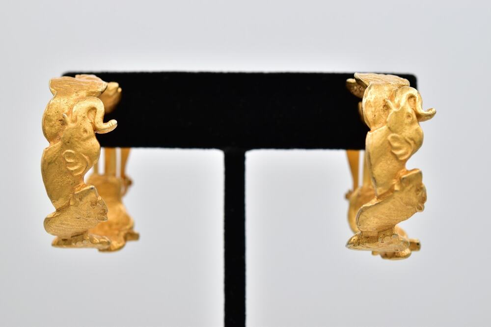 Vintage Elephant Safari Animal Figural Clip On Earrings Brushed Gold 1980s BinAZ